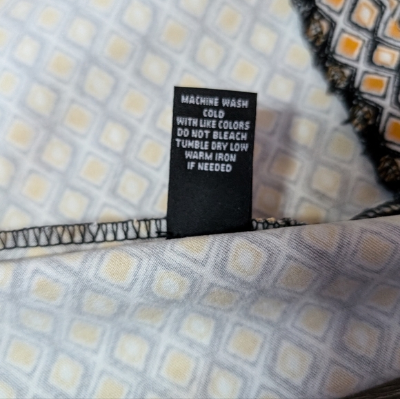 Alex & Olivia patterned pencil office skirt size medium - Picture 11 of 11